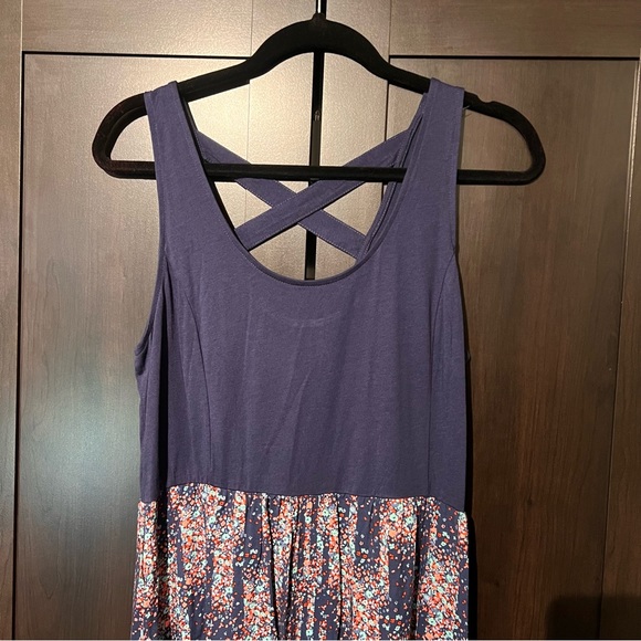 Mudd Cross Back Maxi Dress - Picture 3 of 6